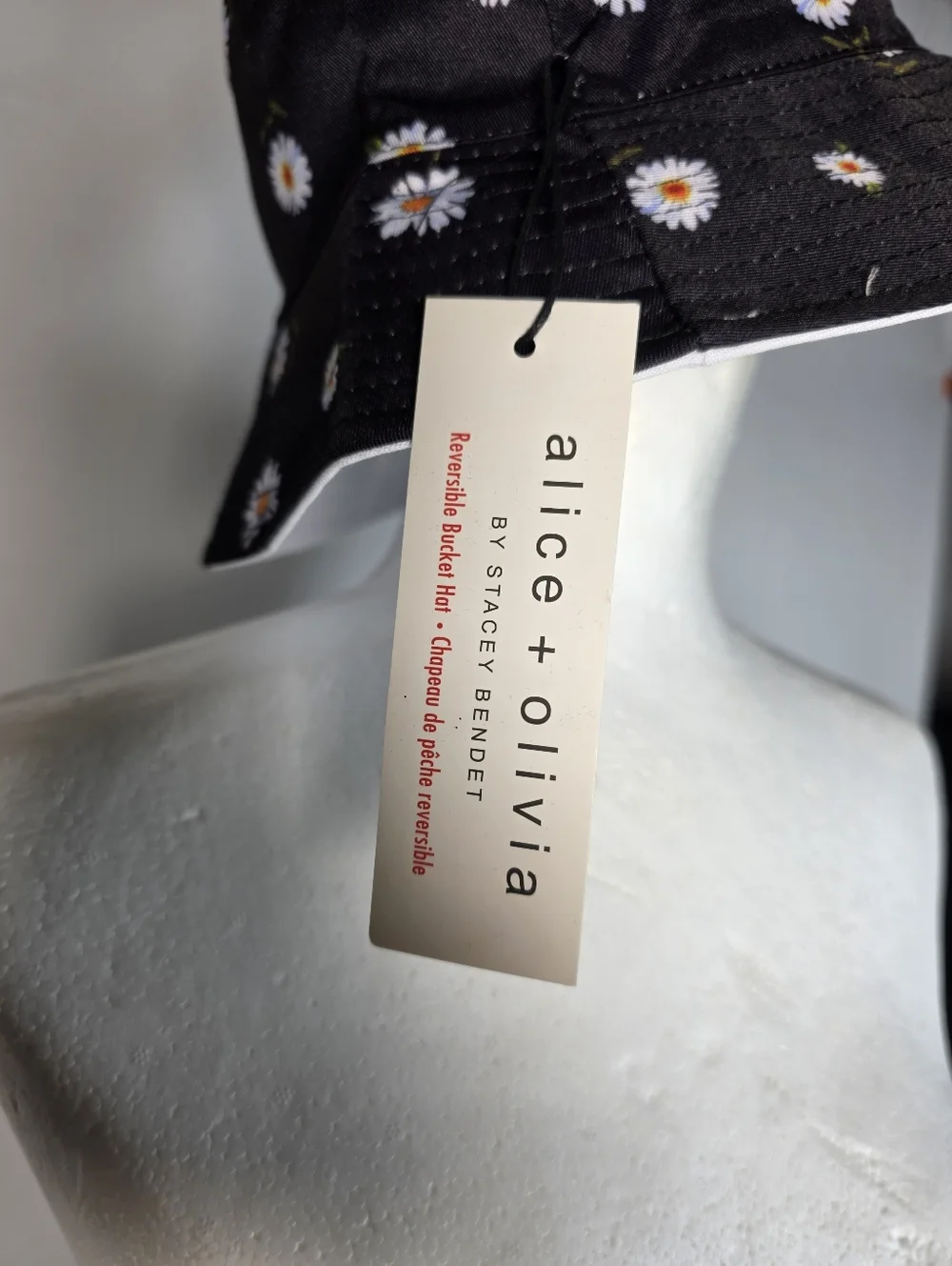 Alice + Olivia Reversible Bucket Hat Black Daisy Print & White NWT One Size